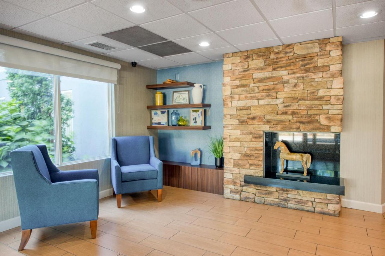 Fairfield Inn & Suites Raleigh Crabtree Valley Exterior photo